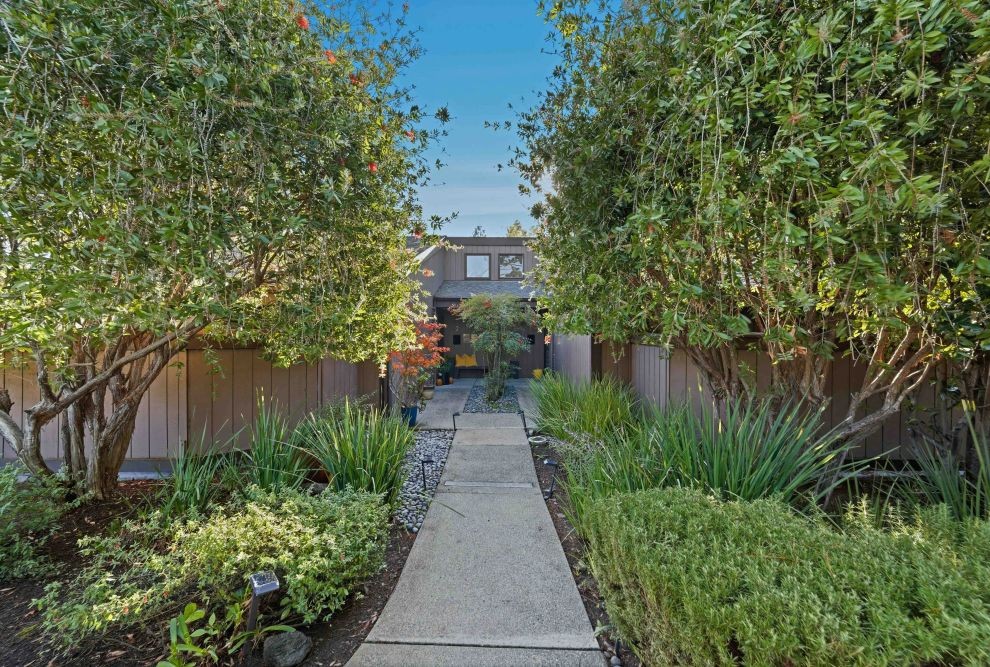 1115 Crestview Drive #2, San Carlos, California, 94070, 2 Bedrooms Bedrooms, ,2 BathroomsBathrooms,Condominium,Sold Properties,Crestview Drive #2,1148