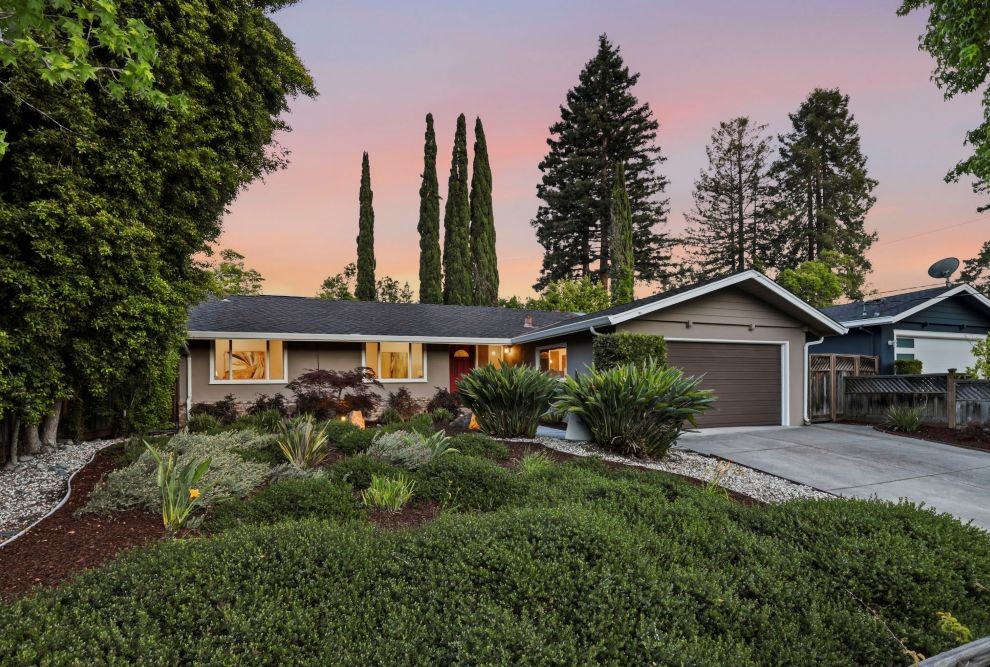 2125 Harkins Avenue, Menlo Park, California, 94025, 3 Bedrooms Bedrooms, ,2 BathroomsBathrooms,Single Family Home,Active Properties,Harkins Avenue,1157