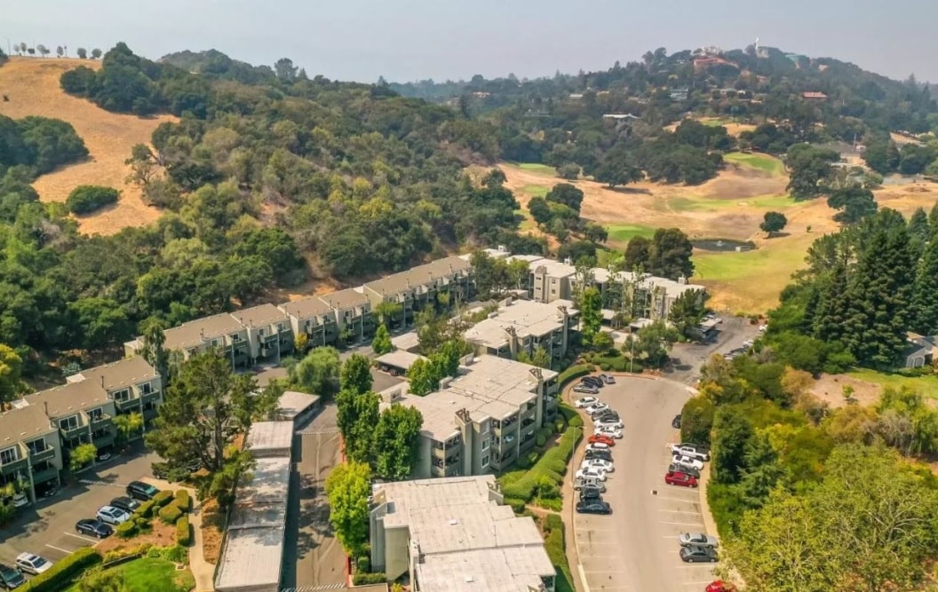 4008 Farm Hill Boulevard #102, Redwood City, California, 94061, 2 Bedrooms Bedrooms, ,Condominium,Sold Properties,Farm Hill Boulevard #102,102,1039